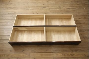 中古　美品　岩谷堂箪笥　希少サイズ　重厚感のある金具が魅力的な重ね箪笥(洋服タンス、衣装箪笥、和箪笥、収納箪笥、引き出し、上下バラ売り可能)(R-060137)