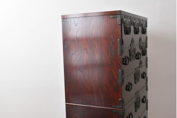 中古　美品　岩谷堂箪笥　希少サイズ　重厚感のある金具が魅力的な重ね箪笥　(R-060137)