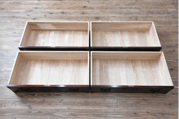 中古　美品　岩谷堂箪笥　希少サイズ　重厚感のある金具が魅力的な重ね箪笥　(R-060137)