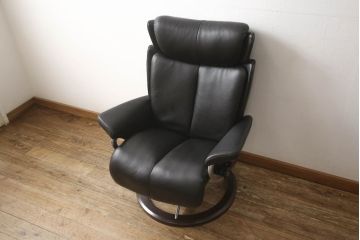 中古　美品　EKORNES(エコーネス)　Stressless Magic(ストレスレス マジック)　シグニチャー　Mサイズ　本革　オットマン付きストレスレスチェア(レザー、リクライニングチェア、一人掛けソファ、1P、アームチェア)(定価約66万円)(R-060138)
