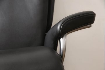 中古　美品　EKORNES(エコーネス)　Stressless Magic(ストレスレス マジック)　シグニチャー　Mサイズ　本革　オットマン付きストレスレスチェア(レザー、リクライニングチェア、一人掛けソファ、1P、アームチェア)(定価約66万円)(R-060138)