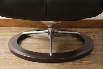 中古　美品　EKORNES(エコーネス)　Stressless Magic(ストレスレス マジック)　シグニチャー　Mサイズ　本革　オットマン付きストレスレスチェア(レザー、リクライニングチェア、一人掛けソファ、1P、アームチェア)(定価約66万円)(R-060138)