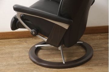 中古　美品　EKORNES(エコーネス)　Stressless Magic(ストレスレス マジック)　シグニチャー　Mサイズ　本革　オットマン付きストレスレスチェア(レザー、リクライニングチェア、一人掛けソファ、1P、アームチェア)(定価約66万円)(R-060138)