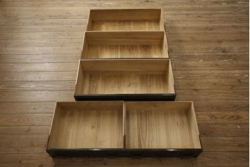 和製アンティーク　中桐材　艶やかな黒漆塗りが美しい庄内箪笥(時代箪笥、和タンス、桐たんす、桐箪笥、引き出し)(R-060140)