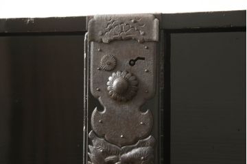 和製アンティーク　中桐材　艶やかな黒漆塗りが美しい庄内箪笥(時代箪笥、和タンス、桐たんす、桐箪笥、引き出し)(R-060140)