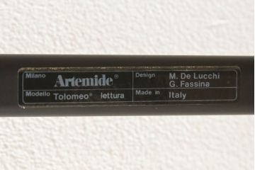 中古　イタリア　アルテミデ社(Artemide)　インダストリアルスタイルの空間づくりに活躍するフロアスタンド(スタンドライト、スタンド照明)(R-060142)