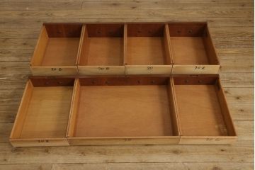 中古　美品　イギリスブランド家具　ロスジョン(ROSJOHN)　脚部まで凝ったデザインが高級感を醸し出すデスク(在宅用、ワークデスク、在宅ワーク用、両袖机、オフィスデスク)(定価約90万円)(R-060146)