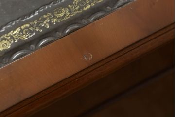 中古　美品　イギリスブランド家具　ロスジョン(ROSJOHN)　脚部まで凝ったデザインが高級感を醸し出すデスク(在宅用、ワークデスク、在宅ワーク用、両袖机、オフィスデスク)(定価約90万円)(R-060146)