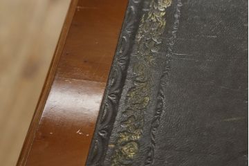 中古　美品　イギリスブランド家具　ロスジョン(ROSJOHN)　脚部まで凝ったデザインが高級感を醸し出すデスク(在宅用、ワークデスク、在宅ワーク用、両袖机、オフィスデスク)(定価約90万円)(R-060146)