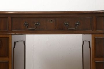 中古　美品　イギリスブランド家具　ロスジョン(ROSJOHN)　脚部まで凝ったデザインが高級感を醸し出すデスク(在宅用、ワークデスク、在宅ワーク用、両袖机、オフィスデスク)(定価約90万円)(R-060146)