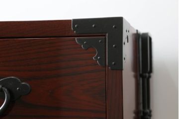 和製アンティーク　最高級　超美品　漆塗直し済み　三方欅(ケヤキ)　漆の艶が魅力的な二本松帳場箪笥(二本松箪笥、収納箪笥、小引き出し、戸棚)(R-060152)