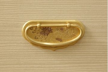 中古　美品　国産　職人手造り　上品な佇まいが魅力的な紀州総桐箪笥(胴丸、総桐たんす、引き出し、着物箪笥、衣装タンス)(定価推定約150万円)(R-060153)