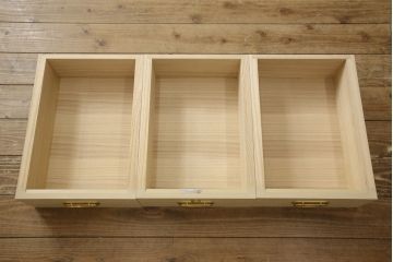 中古　美品　国産　職人手造り　上品な佇まいが魅力的な紀州総桐箪笥(胴丸、総桐たんす、引き出し、着物箪笥、衣装タンス)(定価推定約120万円)(R-060154)