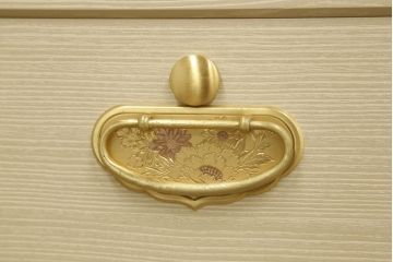 中古　美品　国産　職人手造り　上品な佇まいが魅力的な紀州総桐箪笥(胴丸、総桐たんす、引き出し、着物箪笥、衣装タンス)(定価推定約120万円)(R-060154)
