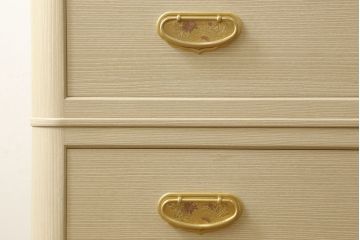 中古　美品　国産　職人手造り　上品な佇まいが魅力的な紀州総桐箪笥(胴丸、総桐たんす、引き出し、着物箪笥、衣装タンス)(定価推定約120万円)(R-060154)
