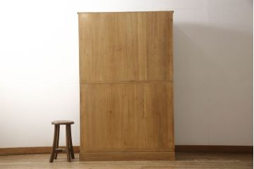 中古　美品　国産　職人手造り　上品な雰囲気を醸し出す蒔絵入り総桐箪笥(桐たんす、着物箪笥、衣装箪笥、収納箪笥、和タンス、引き出し)(R-060179)