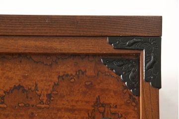 中古　美品　岩谷堂箪笥　見事な金具と美しい杢目が魅力の重ね箪笥(引き出し、衣装箪笥、収納タンス、洋服箪笥)(R-060181)