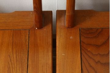 中古　民芸家具　欅(ケヤキ)　収納付きで便利な囲炉裏チェア2脚セット(椅子、ダイニングチェア、板座チェア)(R-060184)