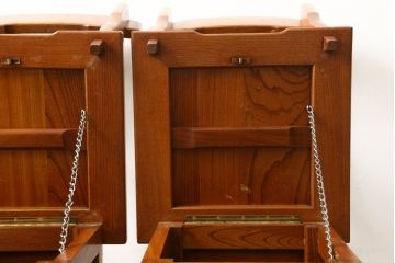 中古　民芸家具　欅(ケヤキ)　収納付きで便利な囲炉裏チェア2脚セット(椅子、ダイニングチェア、板座チェア)(R-060184)