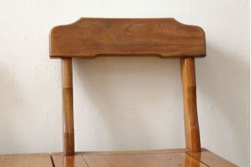 中古　民芸家具　欅(ケヤキ)　収納付きで便利な囲炉裏ベンチ(椅子、ダイニングチェア、板座チェア)(R-060185)