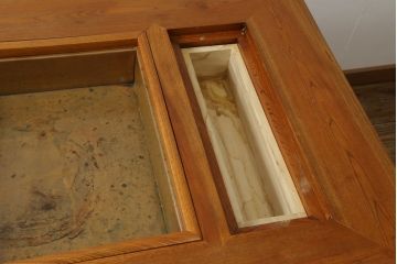 中古 民芸家具　欅(ケヤキ)の杢目が美しい囲炉裏テーブル(木製火鉢、長火鉢、ダイニングテーブル、4人掛け、6人掛け)(R-060187)