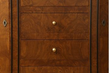 中古　超美品　イタリア最高級!!　IDC大塚家具取り扱い　ジエンメ(Giemme)　すっきりとした上品なデザインが高級な雰囲気を醸し出すサイドボード(サイドキャビネット、収納棚)(定価約120万円)(R-060196)