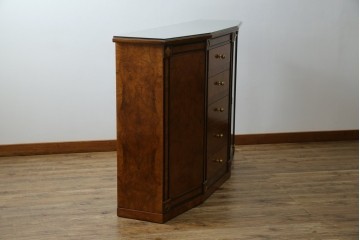 中古　超美品　イタリア最高級!!　IDC大塚家具取り扱い　ジエンメ(Giemme)　すっきりとした上品なデザインが高級な雰囲気を醸し出すサイドボード　定価約120万円相当　(R-060196)