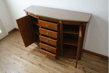 中古　超美品　イタリア最高級!!　IDC大塚家具取り扱い　ジエンメ(Giemme)　すっきりとした上品なデザインが高級な雰囲気を醸し出すサイドボード　定価約120万円相当　(R-060196)