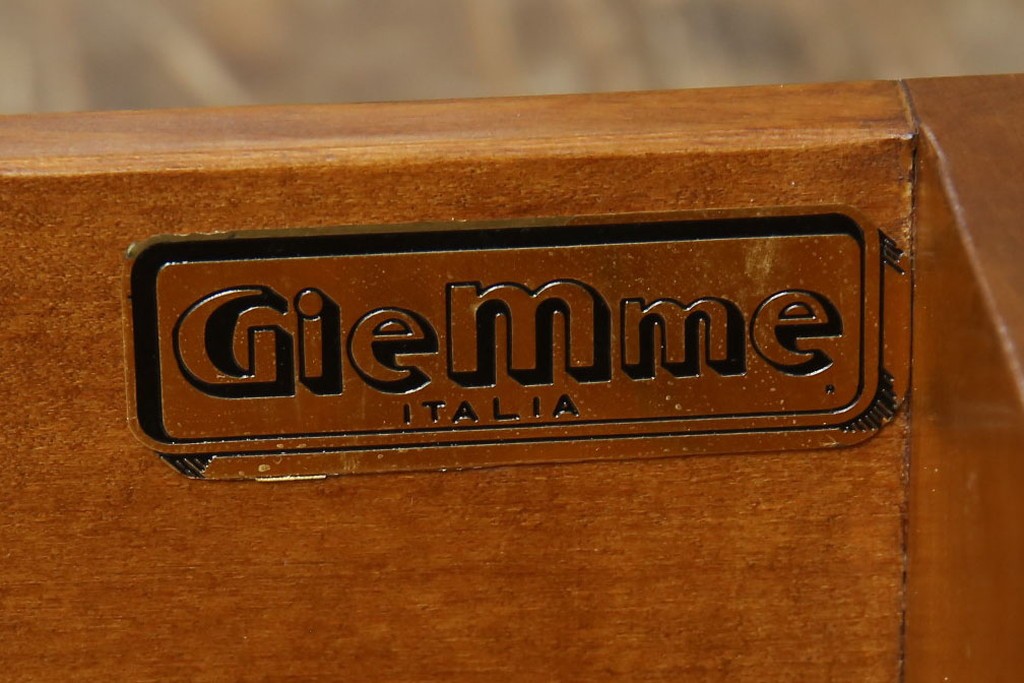 中古　超美品　イタリア最高級!!　IDC大塚家具取り扱い　ジエンメ(Giemme)　すっきりとした上品なデザインが高級な雰囲気を醸し出すサイドボード　定価約120万円相当　(R-060196)