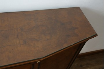 中古　超美品　イタリア最高級!!　IDC大塚家具取り扱い　ジエンメ(Giemme)　すっきりとした上品なデザインが高級な雰囲気を醸し出すサイドボード　定価約120万円相当　(R-060196)