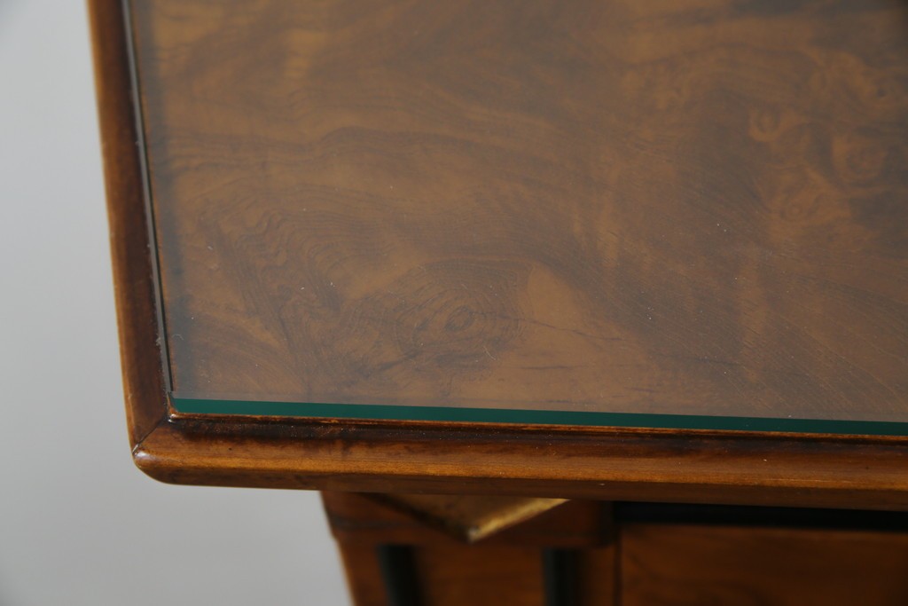 中古　超美品　イタリア最高級!!　IDC大塚家具取り扱い　ジエンメ(Giemme)　すっきりとした上品なデザインが高級な雰囲気を醸し出すサイドボード　定価約120万円相当　(R-060196)