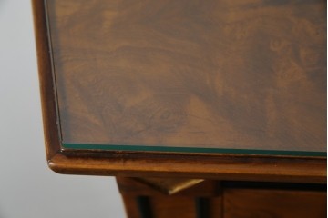 中古　超美品　イタリア最高級!!　IDC大塚家具取り扱い　ジエンメ(Giemme)　すっきりとした上品なデザインが高級な雰囲気を醸し出すサイドボード　定価約120万円相当　(R-060196)