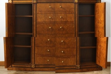 中古　超美品　イタリア最高級!!　IDC大塚家具取り扱い　ジエンメ(Giemme)　すっきりとした上品なデザインが高級な雰囲気を醸し出すサイドボード　定価約120万円相当　(R-060196)