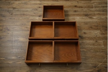 中古　超美品　イタリア最高級!!　IDC大塚家具取り扱い　ジエンメ(Giemme)　すっきりとした上品なデザインが高級な雰囲気を醸し出すサイドボード　定価約120万円相当　(R-060196)