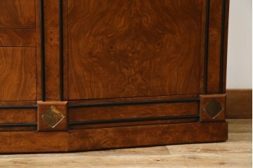 中古　超美品　イタリア最高級!!　IDC大塚家具取り扱い　ジエンメ(Giemme)　すっきりとした上品なデザインが高級な雰囲気を醸し出すサイドボード　定価約120万円相当　(R-060196)