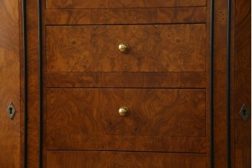 中古　超美品　イタリア最高級!!　IDC大塚家具取り扱い　ジエンメ(Giemme)　すっきりとした上品なデザインが高級な雰囲気を醸し出すサイドボード　定価約120万円相当　(R-060196)