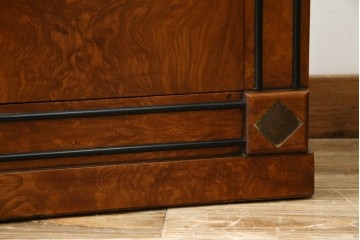 中古　超美品　イタリア最高級!!　IDC大塚家具取り扱い　ジエンメ(Giemme)　すっきりとした上品なデザインが高級な雰囲気を醸し出すサイドボード　定価約120万円相当　(R-060196)