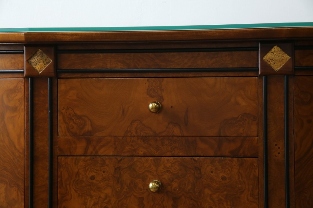 中古　超美品　イタリア最高級!!　IDC大塚家具取り扱い　ジエンメ(Giemme)　すっきりとした上品なデザインが高級な雰囲気を醸し出すサイドボード　定価約120万円相当　(R-060196)