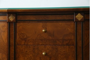 中古　超美品　イタリア最高級!!　IDC大塚家具取り扱い　ジエンメ(Giemme)　すっきりとした上品なデザインが高級な雰囲気を醸し出すサイドボード　定価約120万円相当　(R-060196)