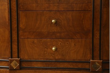 中古　超美品　イタリア最高級!!　IDC大塚家具取り扱い　ジエンメ(Giemme)　すっきりとした上品なデザインが高級な雰囲気を醸し出すサイドボード　定価約120万円相当　(R-060196)