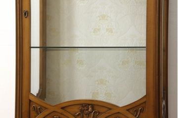 中古　メデア(Medea)　イタリア高級家具　エレガントな花の彫刻が美しいガラスキャビネット(ガラスケース、キュリオケース、陳列棚、飾り棚)(定価約100万円)(R-060197)