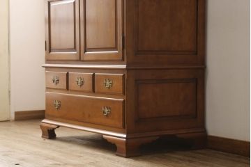 中古　美品　横浜ダニエル(daniel)　アーリーアメリカン　気品ある佇まいが魅力的なワードローブ(洋服タンス)(定価約100万円)(R-060198)