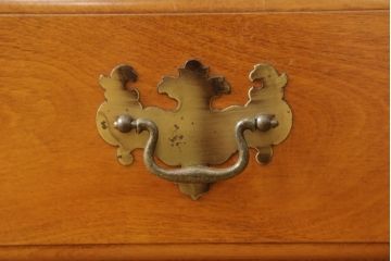 中古　美品　横浜ダニエル(daniel)　アーリーアメリカン　気品ある佇まいが魅力的なワードローブ(洋服タンス)(定価約100万円)(R-060198)