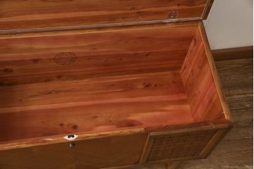 ビンテージ　アメリカブランド家具　LANE(レーン)　お部屋のアクセントになる素敵なデザインのローボード(ヴィンテージ、テレビ台、テレビボード、リビングボード、ブランケットボックス)(R-060202)