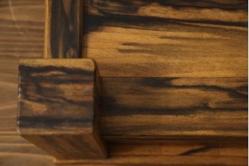 和製アンティーク　美品　総黒柿材張り　くっきりとした杢目が素晴らしい置き床(ローボード、飾り棚、収納棚)(R-060203)