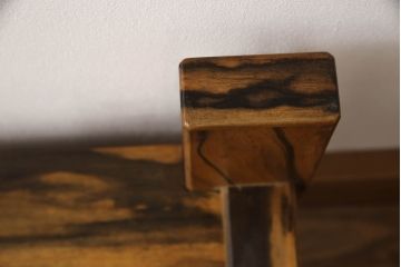 和製アンティーク　美品　総黒柿材張り　くっきりとした杢目が素晴らしい置き床(ローボード、飾り棚、収納棚)(R-060203)