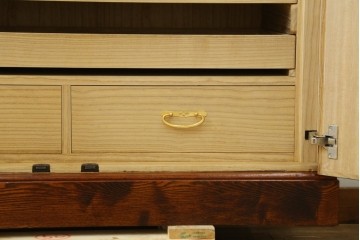 中古　美品　最高級　側面(欅材)　内部(桐材)　輪島塗りが美しい和服箪笥　定価推定約400万円　(R-060215)