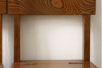 中古 美品　民芸家具　総栗材　収納付きで便利なキャスター付き囲炉裏チェア2脚セット(椅子、ダイニングチェア、板座チェア)(R-060216)