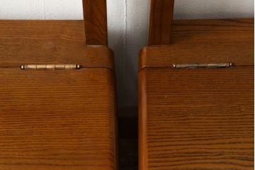 中古 美品　民芸家具　総栗材　収納付きで便利なキャスター付き囲炉裏チェア2脚セット(椅子、ダイニングチェア、板座チェア)(R-060216)