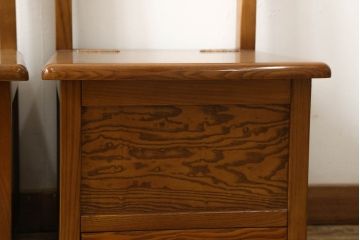 中古 美品　民芸家具　総栗材　収納付きで便利なキャスター付き囲炉裏チェア2脚セット(椅子、ダイニングチェア、板座チェア)(R-060217)